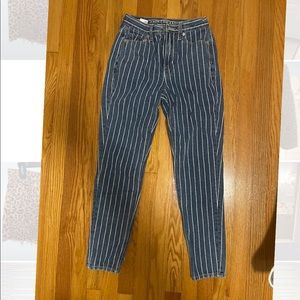 american eagle mom jeans